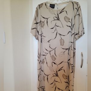 Silk printed and lined elegant evening dress by Key Unger New York.